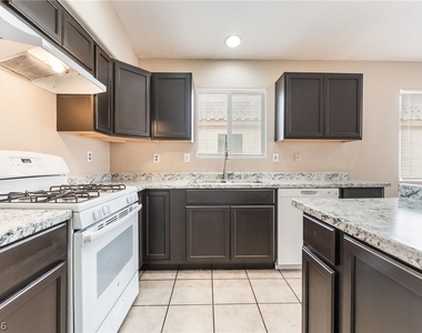 4910 Athens Bay Place - Photo Thumbnail 14