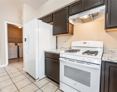 4910 Athens Bay Place - Photo Thumbnail 12