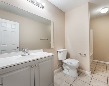 4910 Athens Bay Place - Photo Thumbnail 25