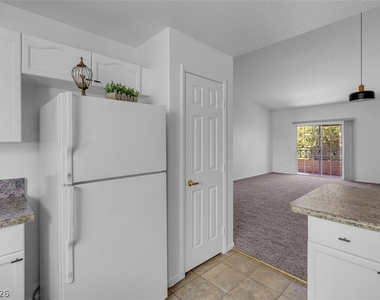 353 Amber Pine Street - Photo Thumbnail 21
