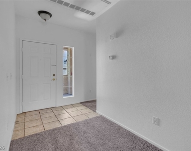 353 Amber Pine Street - Photo Thumbnail 12