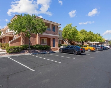 353 Amber Pine Street - Photo Thumbnail 8