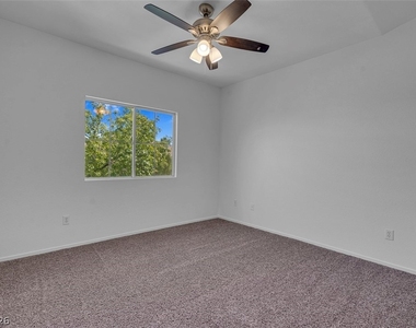 353 Amber Pine Street - Photo Thumbnail 33