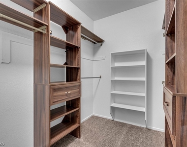 353 Amber Pine Street - Photo Thumbnail 5
