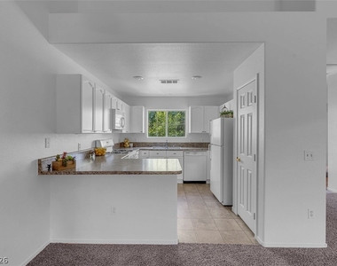 353 Amber Pine Street - Photo Thumbnail 17