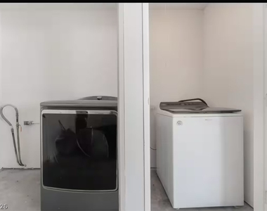 3101 Kings Way - Photo Thumbnail 22