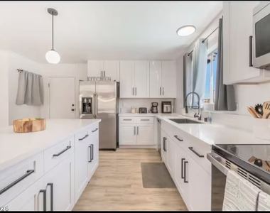 3101 Kings Way - Photo Thumbnail 13