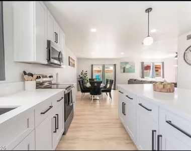 3101 Kings Way - Photo Thumbnail 12
