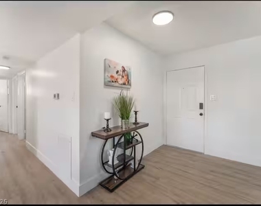3101 Kings Way - Photo Thumbnail 14