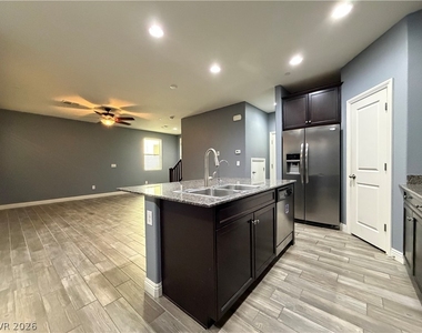 7563 Chimney Point Court - Photo Thumbnail 6