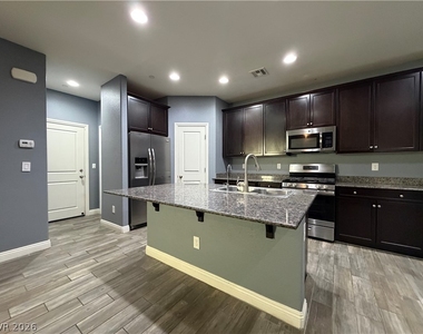 7563 Chimney Point Court - Photo Thumbnail 5