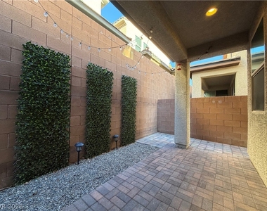 7563 Chimney Point Court - Photo Thumbnail 20