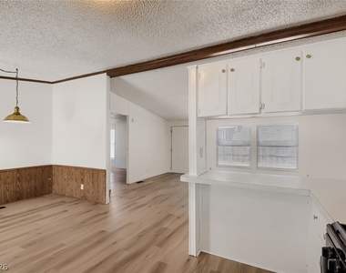 6105 Berthelot Lane - Photo Thumbnail 7