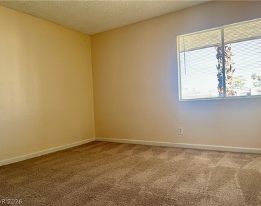 1405 Vegas Valley Drive - Photo Thumbnail 8