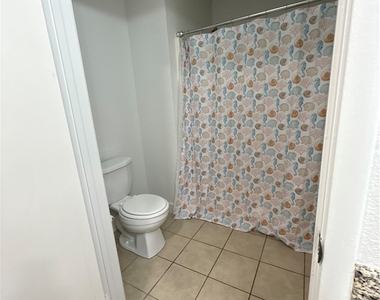 8070 W Russell Road - Photo Thumbnail 5
