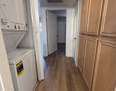 8070 W Russell Road - Photo Thumbnail 9