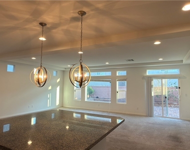 5395 Crossgates Avenue - Photo Thumbnail 6