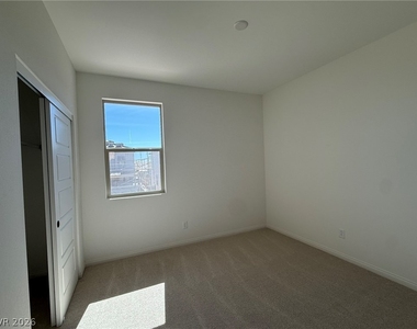 180 Silver Run Lane - Photo Thumbnail 6