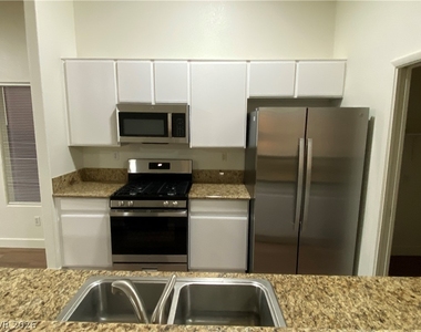 2813 El Cubano Court - Photo Thumbnail 4