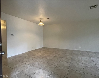 5030 S Rainbow Boulevard - Photo Thumbnail 17