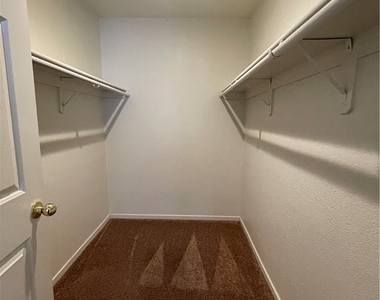 5030 S Rainbow Boulevard - Photo Thumbnail 11