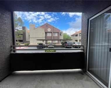 5030 S Rainbow Boulevard - Photo Thumbnail 6