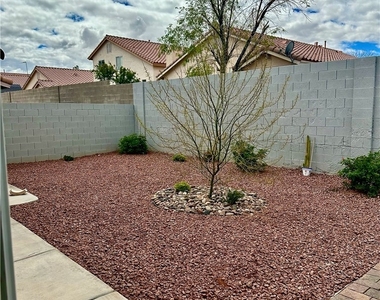 9015 Coral Shale Street - Photo Thumbnail 22