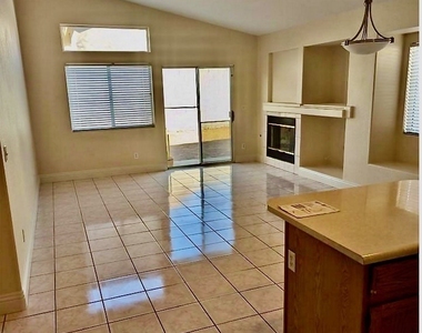 9015 Coral Shale Street - Photo Thumbnail 4