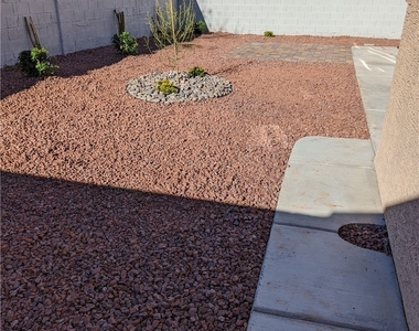 9015 Coral Shale Street - Photo Thumbnail 23