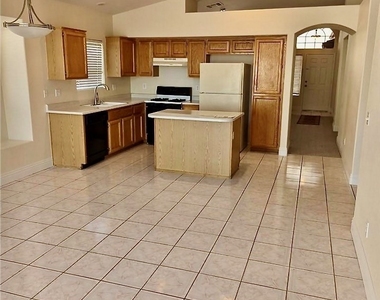 9015 Coral Shale Street - Photo Thumbnail 5