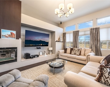 485 Indigo Springs Street - Photo Thumbnail 18
