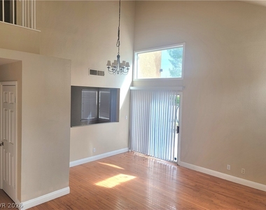 2436 Sun Shores Drive - Photo Thumbnail 3