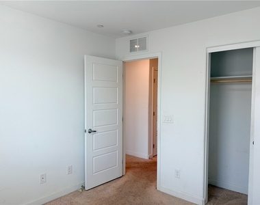 3614 Tripoli Cove Avenue - Photo Thumbnail 23