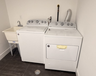 906A Lafayette Ave - Photo Thumbnail 15