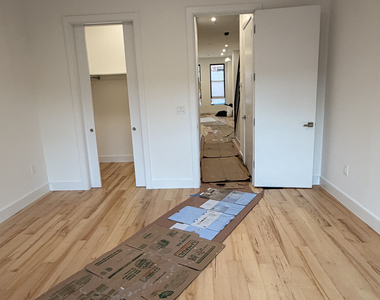906A Lafayette Ave - Photo Thumbnail 6