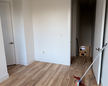 906A Lafayette Ave - Photo Thumbnail 3
