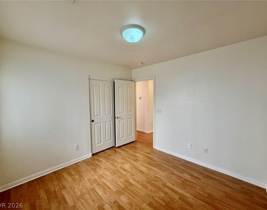 8605 Gilmore Avenue - Photo Thumbnail 15