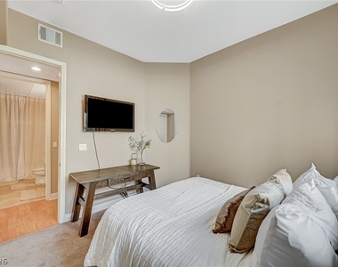 56 E Serene Avenue - Photo Thumbnail 28