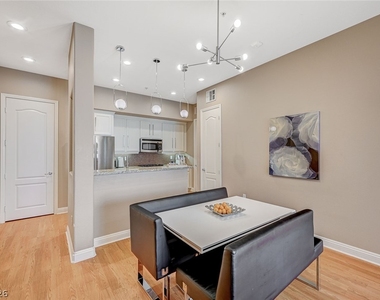 56 E Serene Avenue - Photo Thumbnail 7
