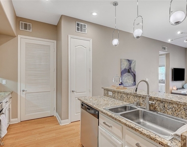 56 E Serene Avenue - Photo Thumbnail 10