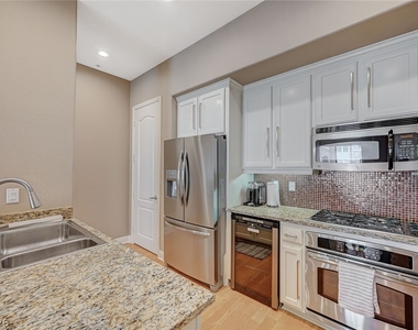 56 E Serene Avenue - Photo Thumbnail 12