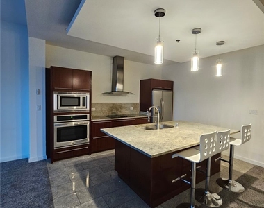 4471 Dean Martin Drive - Photo Thumbnail 10