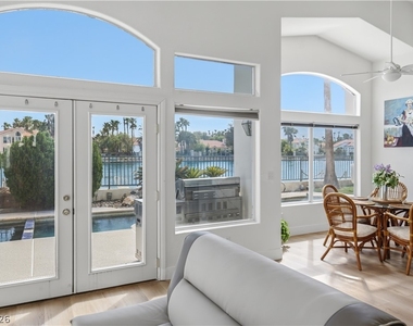 2933 Harbor Cove Drive - Photo Thumbnail 17