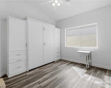 2933 Harbor Cove Drive - Photo Thumbnail 38
