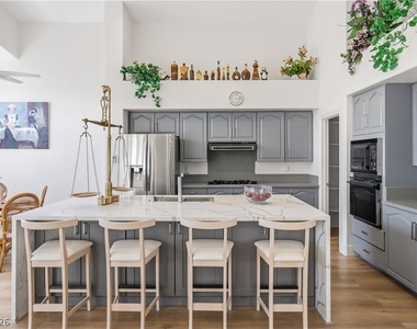 2933 Harbor Cove Drive - Photo Thumbnail 13