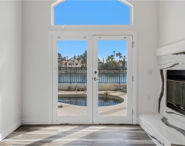 2933 Harbor Cove Drive - Photo Thumbnail 21