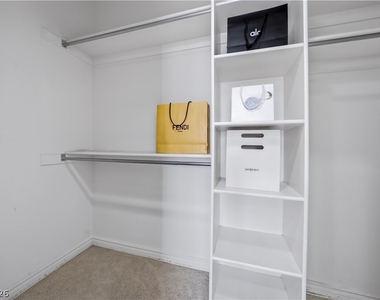 2933 Harbor Cove Drive - Photo Thumbnail 31
