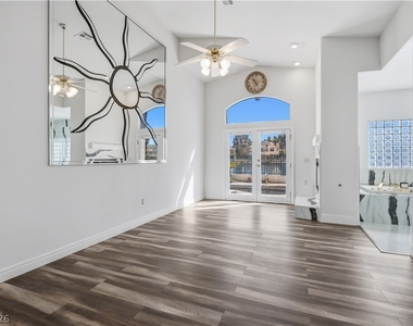 2933 Harbor Cove Drive - Photo Thumbnail 20