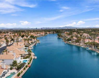 2933 Harbor Cove Drive - Photo Thumbnail 48