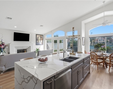 2933 Harbor Cove Drive - Photo Thumbnail 10